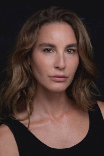 Ece Sükan as Belda Özhanlı in Aşk Yakar