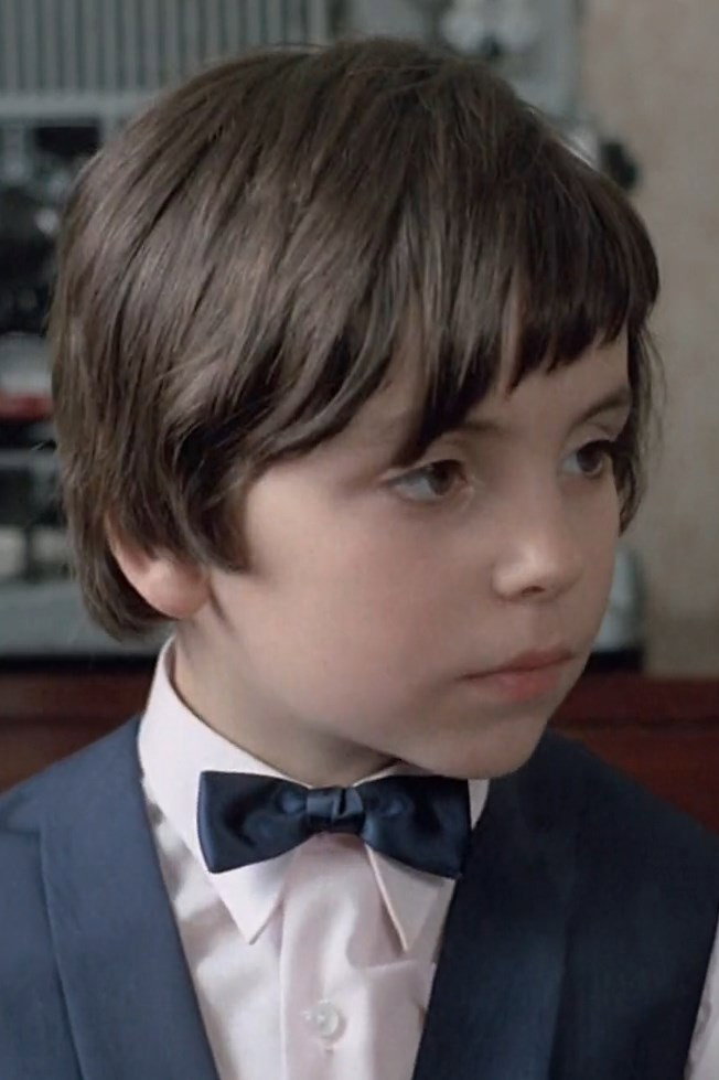 Jérôme Zucca as Charles in Robin