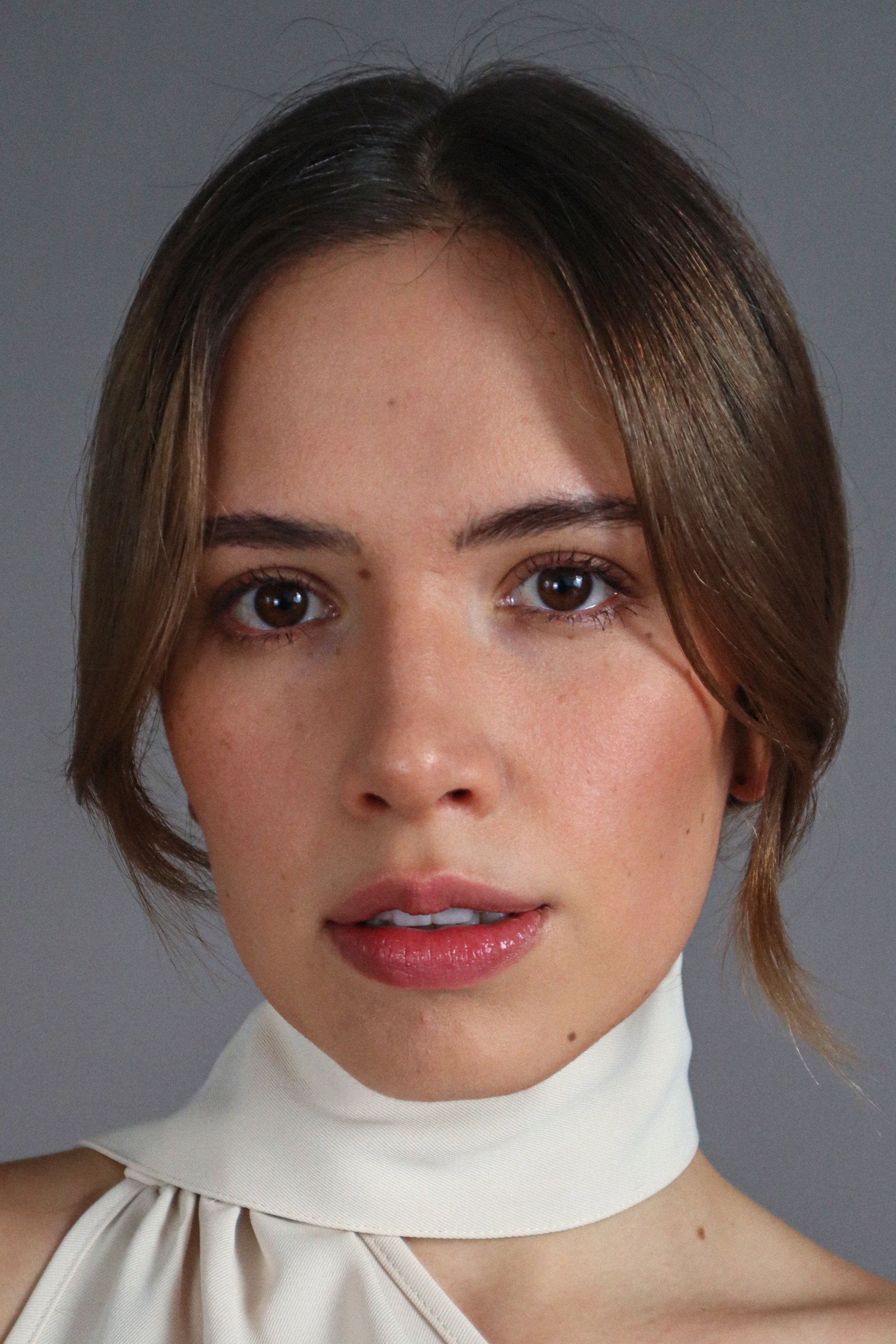 Costanza Andrade as Cristina in Mariachis