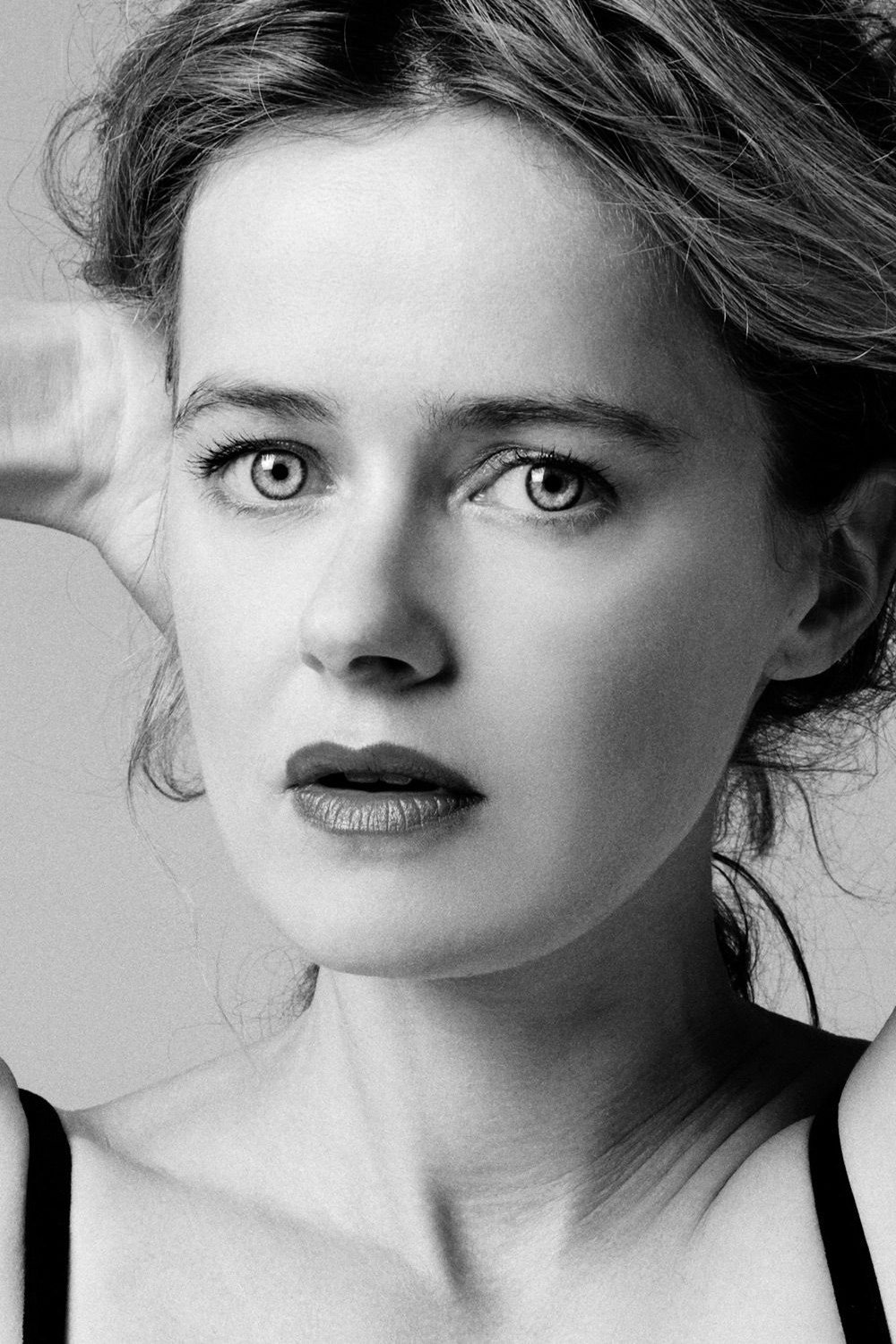 Julie Delarme as Jenny de Fontanin in Les Thibault