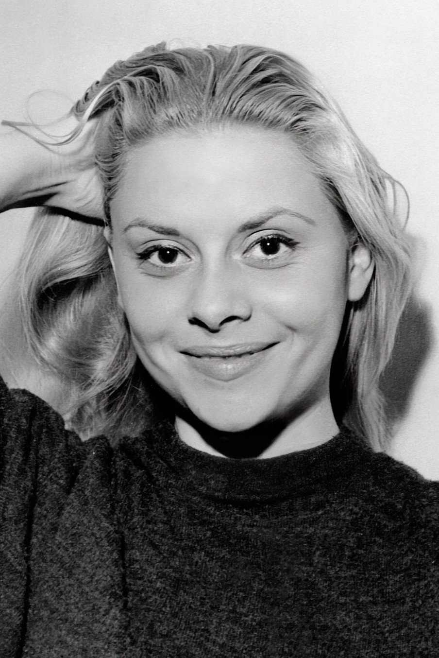 Christiane Minazzoli as Juliette in Ladies First