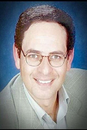 Mamdouh Abdelalim as حسن الضبع in الكومي