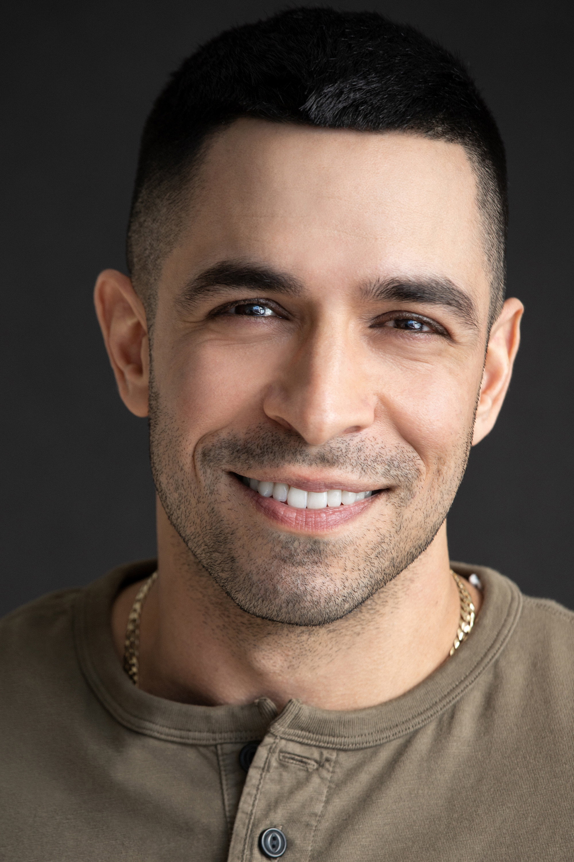 Elias Edraki as Konrad in Cybergeddon