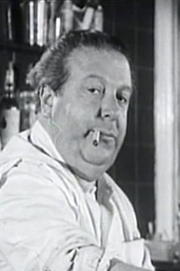 Ángel Álvarez as Cap. Esteban Durante in Pacto de silencio
