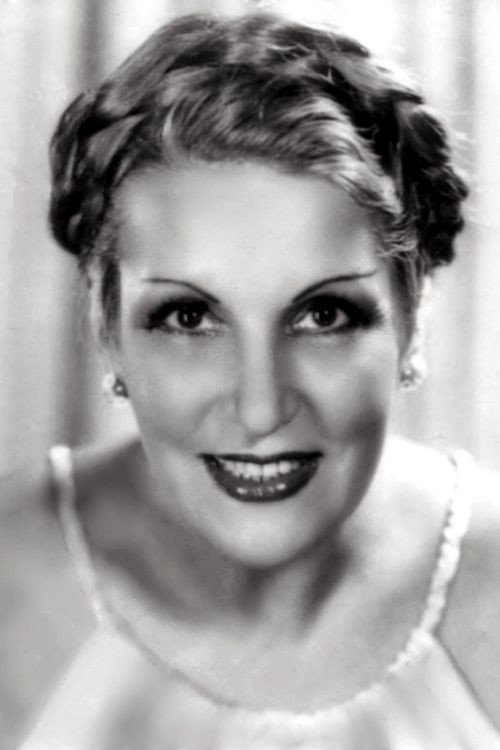 Rosa Catá as Leocadia in Chingolo