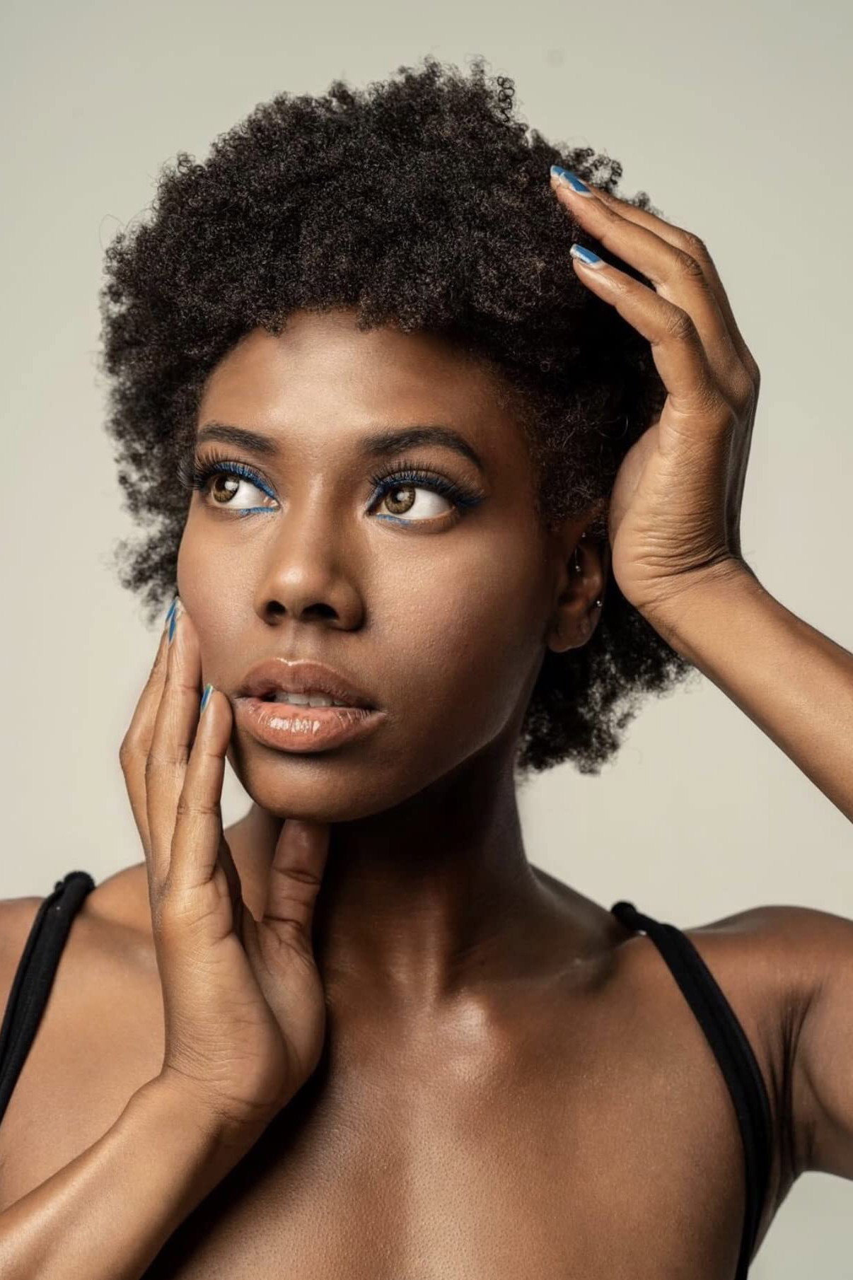 Arlondriah Lenyéa as Zarina / Nu in Zarina