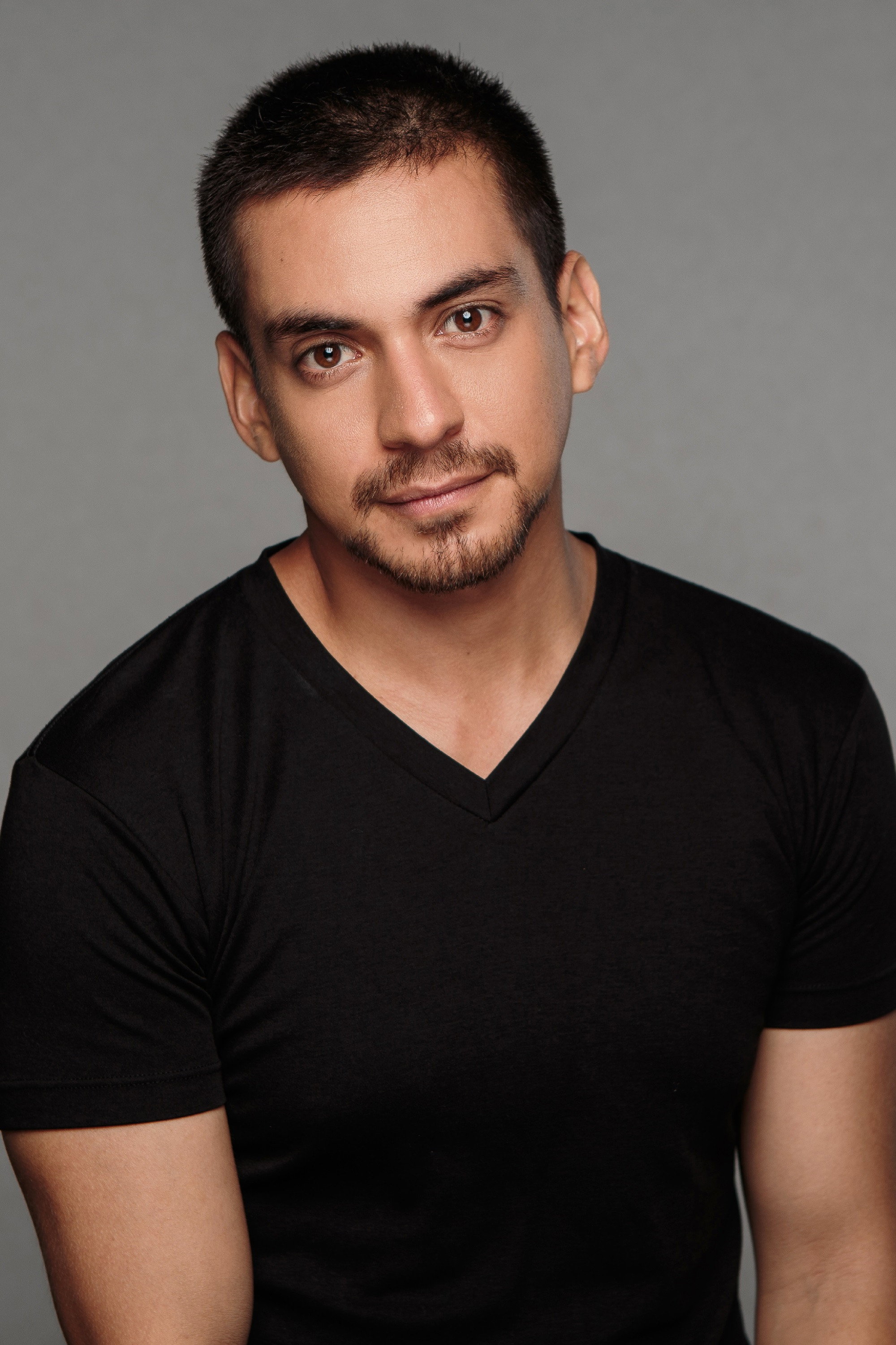 Emanuel Soriano as Jesús in El Correcaminos