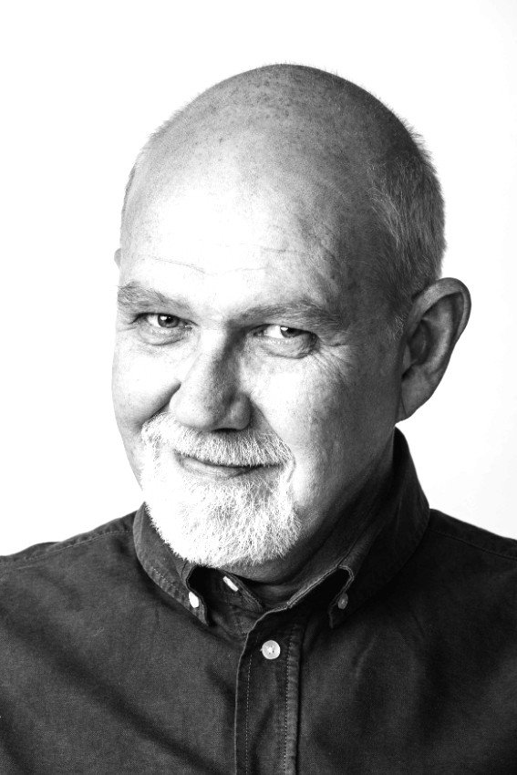 Dan Robbertse as Factory Foreman in Skin