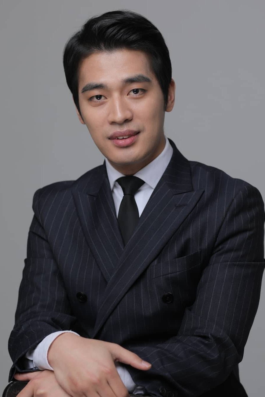 Park Sung-jin as Sung-jin in Anemone: A Fairy Tale for No Kids
