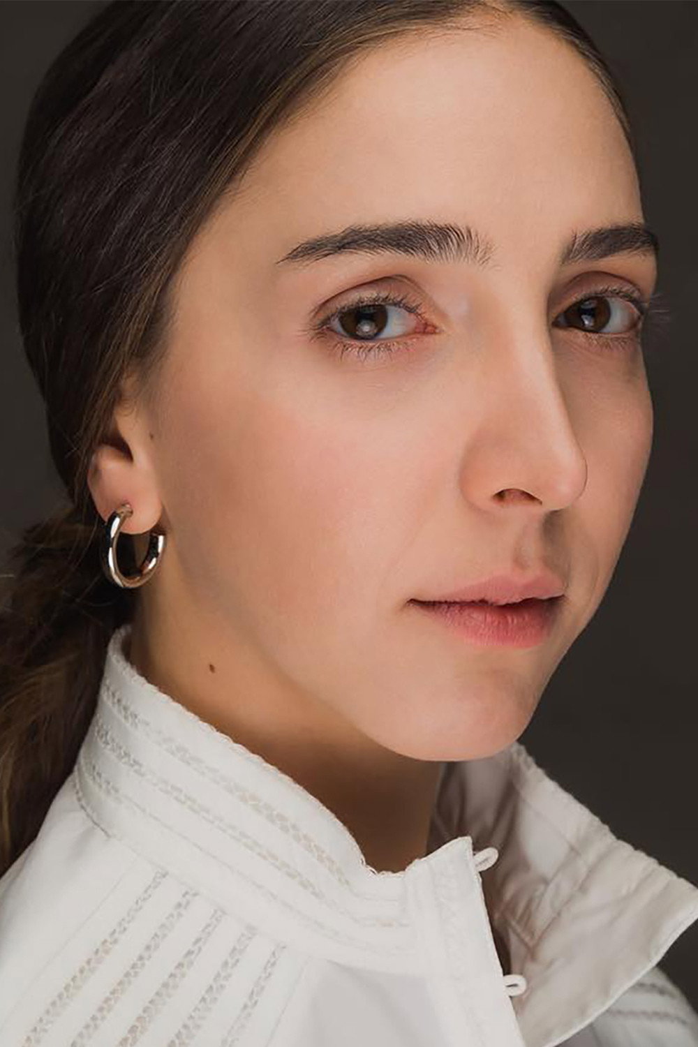 Neyra Kayabaşı as Hazar in Apollon by Day Athena by Night