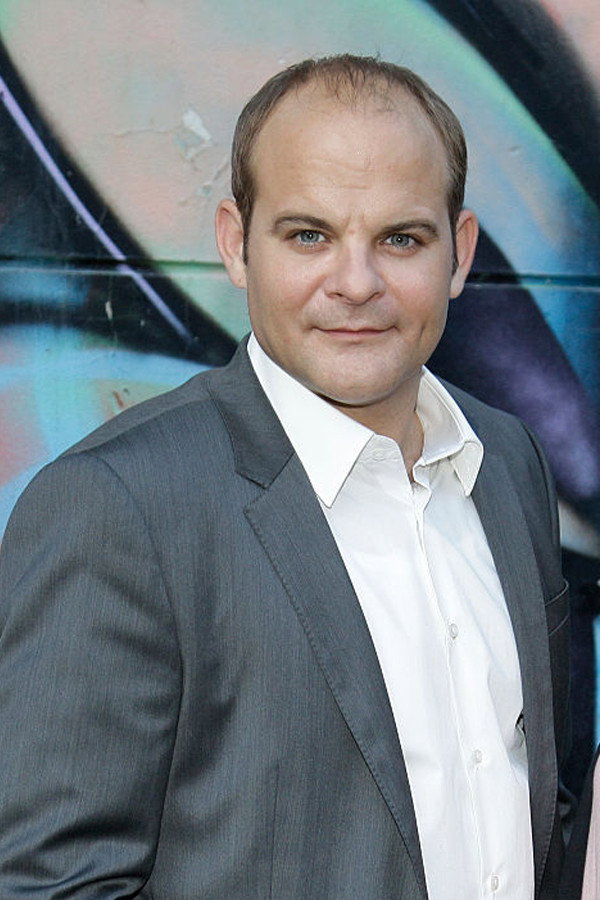 Matthias Klimsa as Pfarrer Peter Jacob in Allein unter Bauern