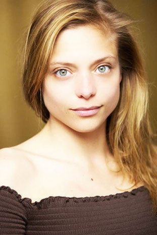 Lizzie Brocheré as Juliet in War of the Worlds