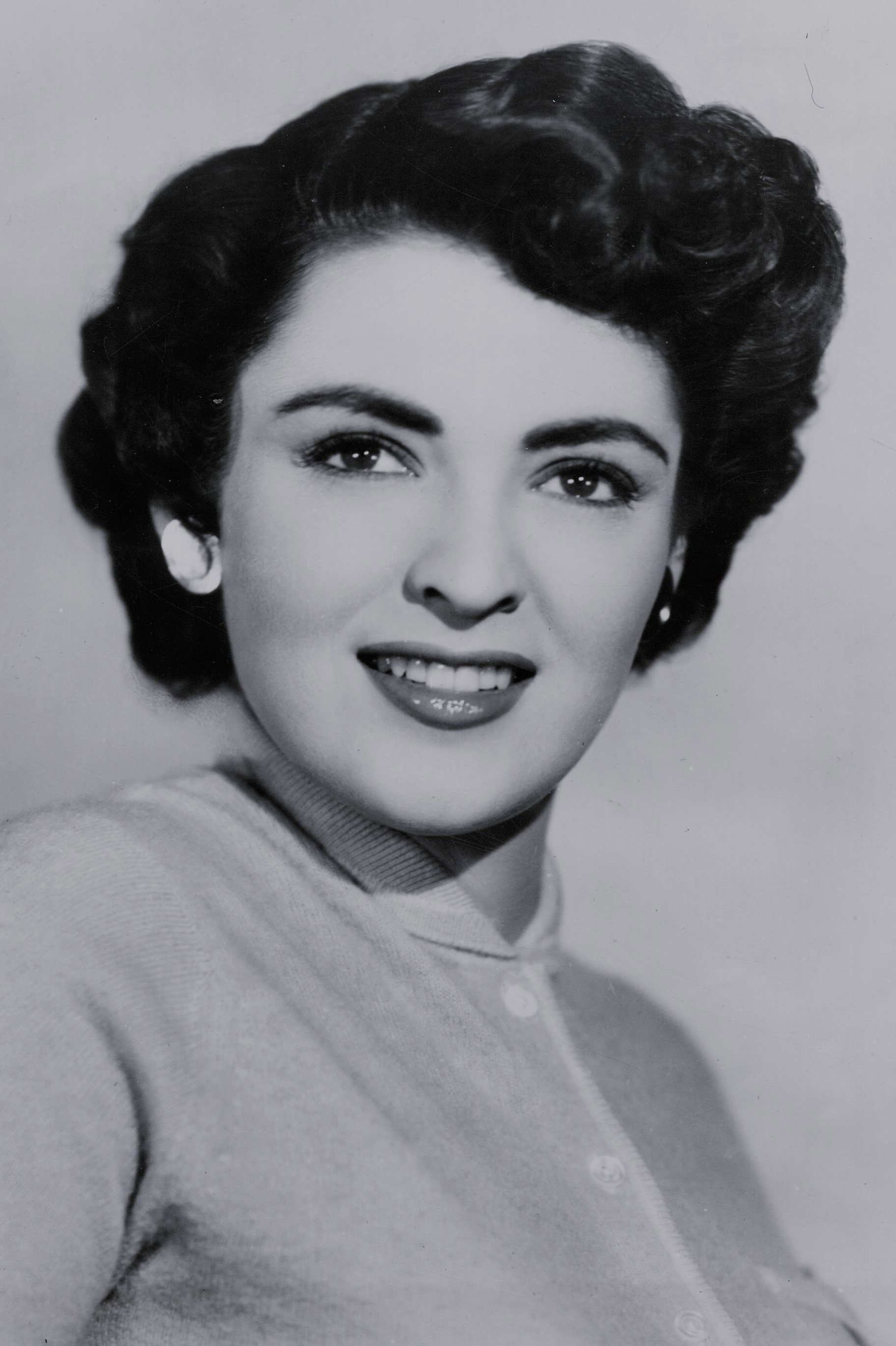 Suzan Ball as Avis in War Arrow