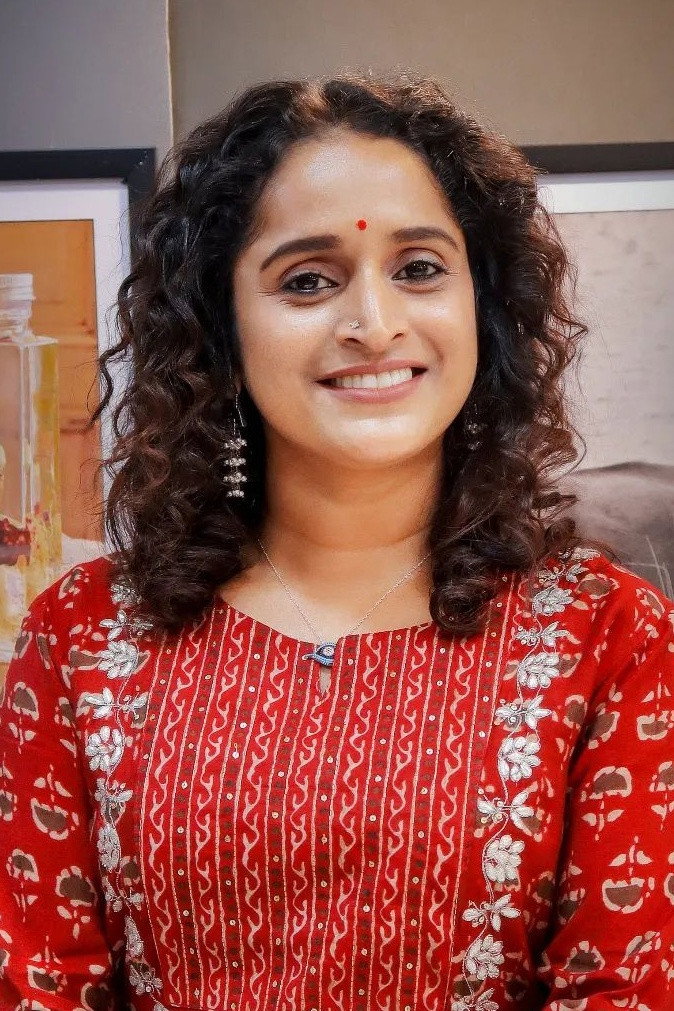 Surabhi Lakshmi as Manikyam in Ajayante Randam Moshanam