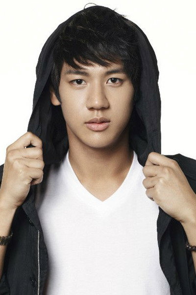 Jacob Hwang as Xu Yi in The Left Ear
