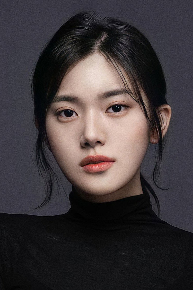 Min-seo as Yu Ri-ah in Imitation