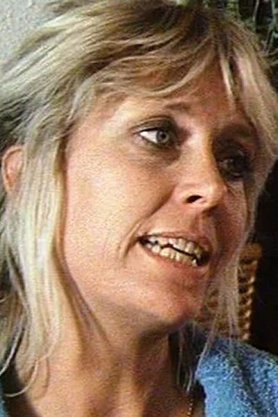 Katrine Jensenius as Mormor in 1000 Words For Snow
