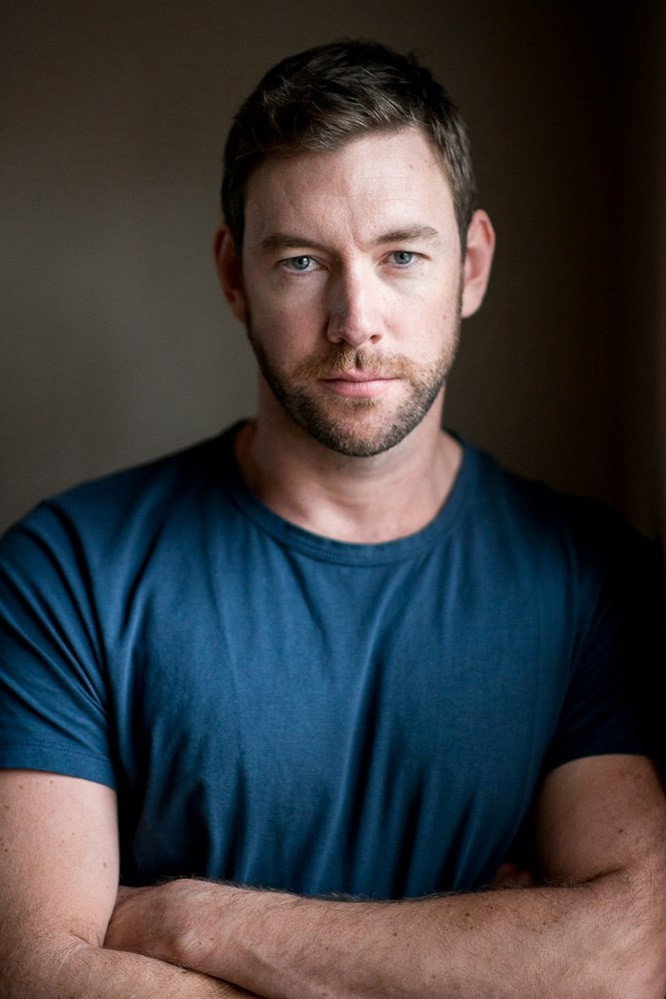 Lee Jones as Jonas in The Evil Is Inside