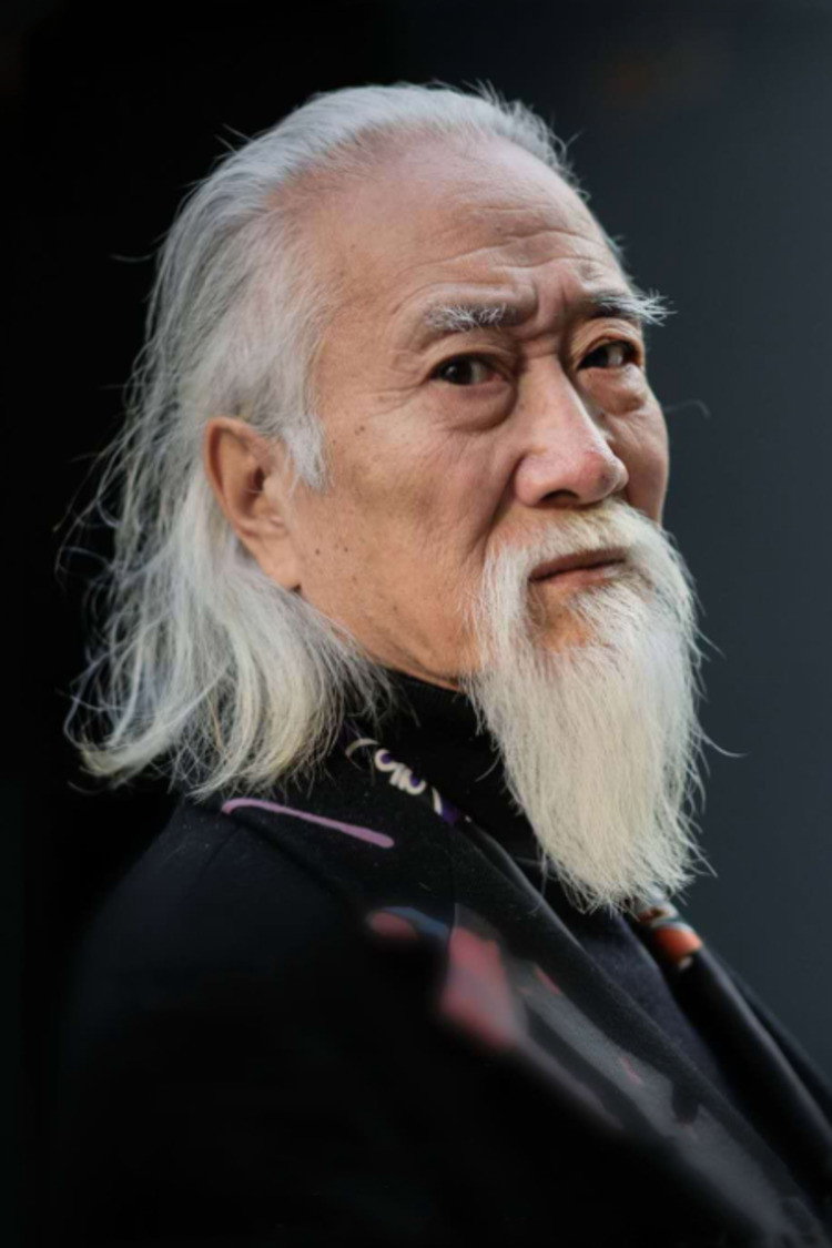 侯桐江 as Pawnshop Keeper in The Town of Ghosts