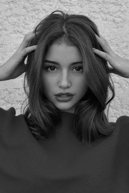 Cassandra Cano as Estelle in Hunting with Tigers
