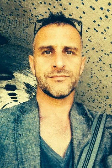 Björn Freiberg as Bar Guy in Jab Harry Met Sejal