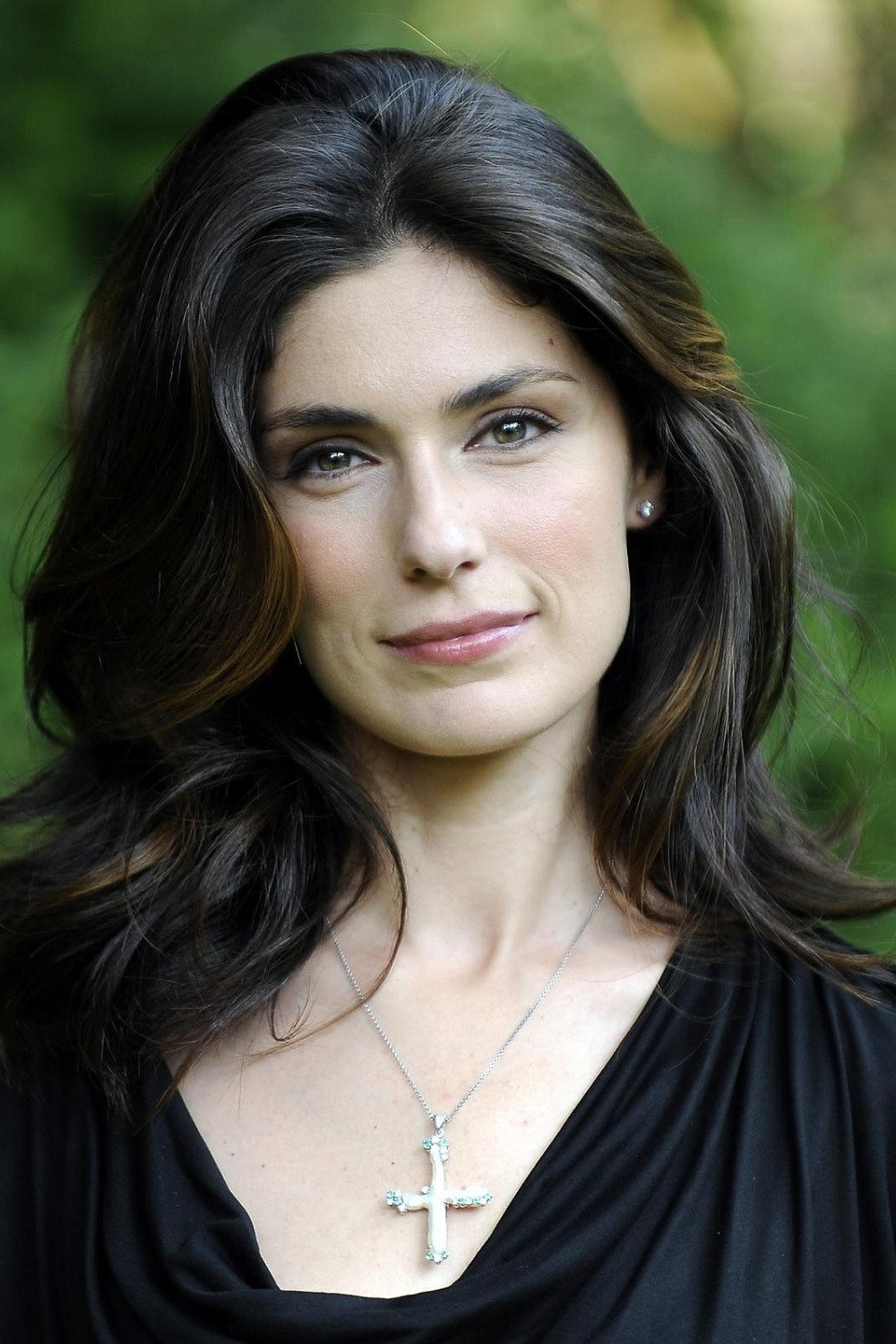 Anna Valle as Claudia Castelli in Le stagioni del cuore