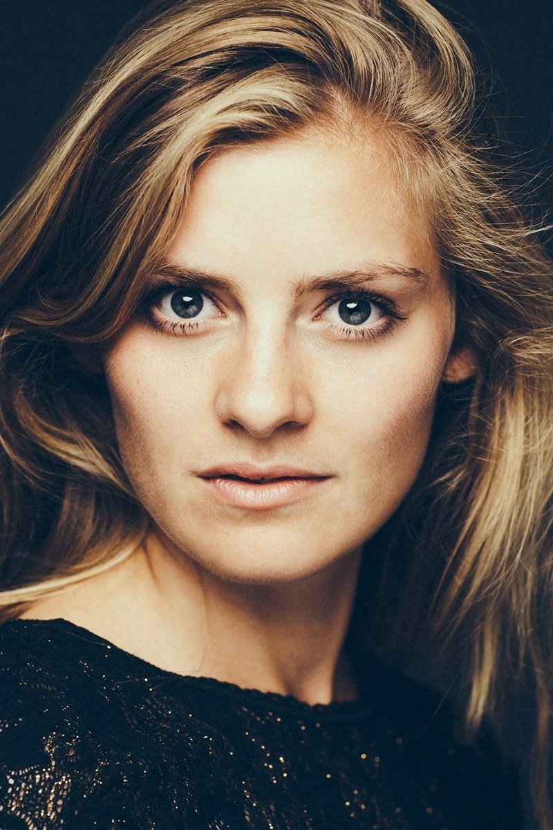 Marie Tourell Søderberg as Louise in Evige To