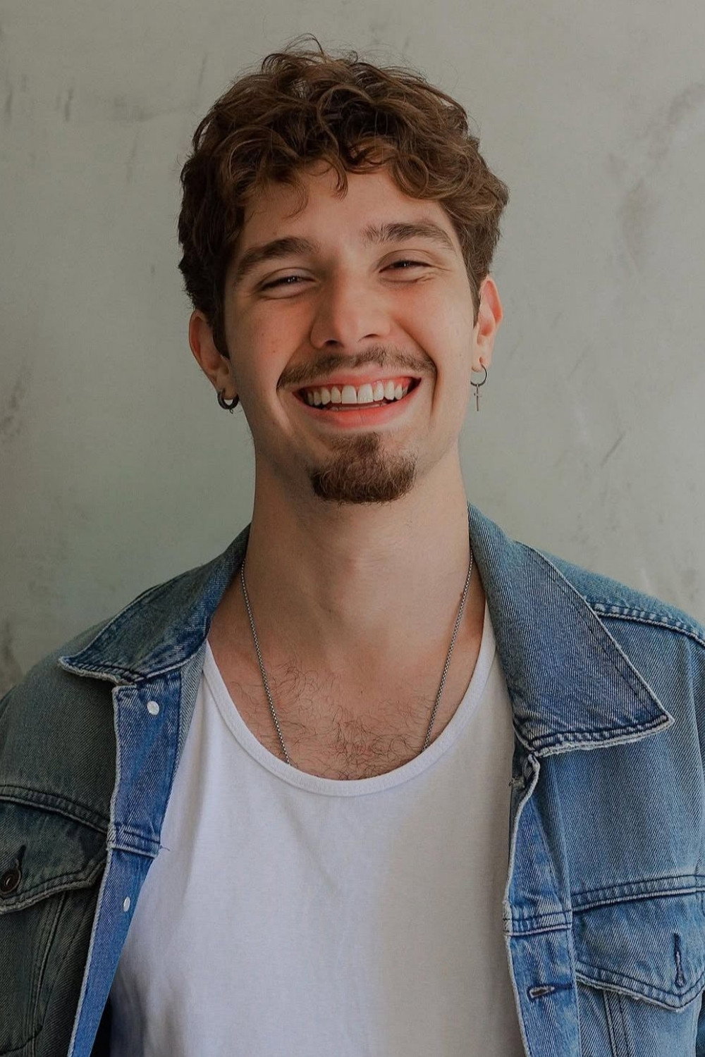 Lucca Marques as Beto Santana in Difusão