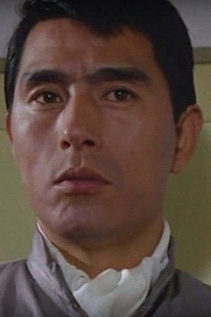 南廣 as Detective Azuma in Police Precinct: Backing Investigation