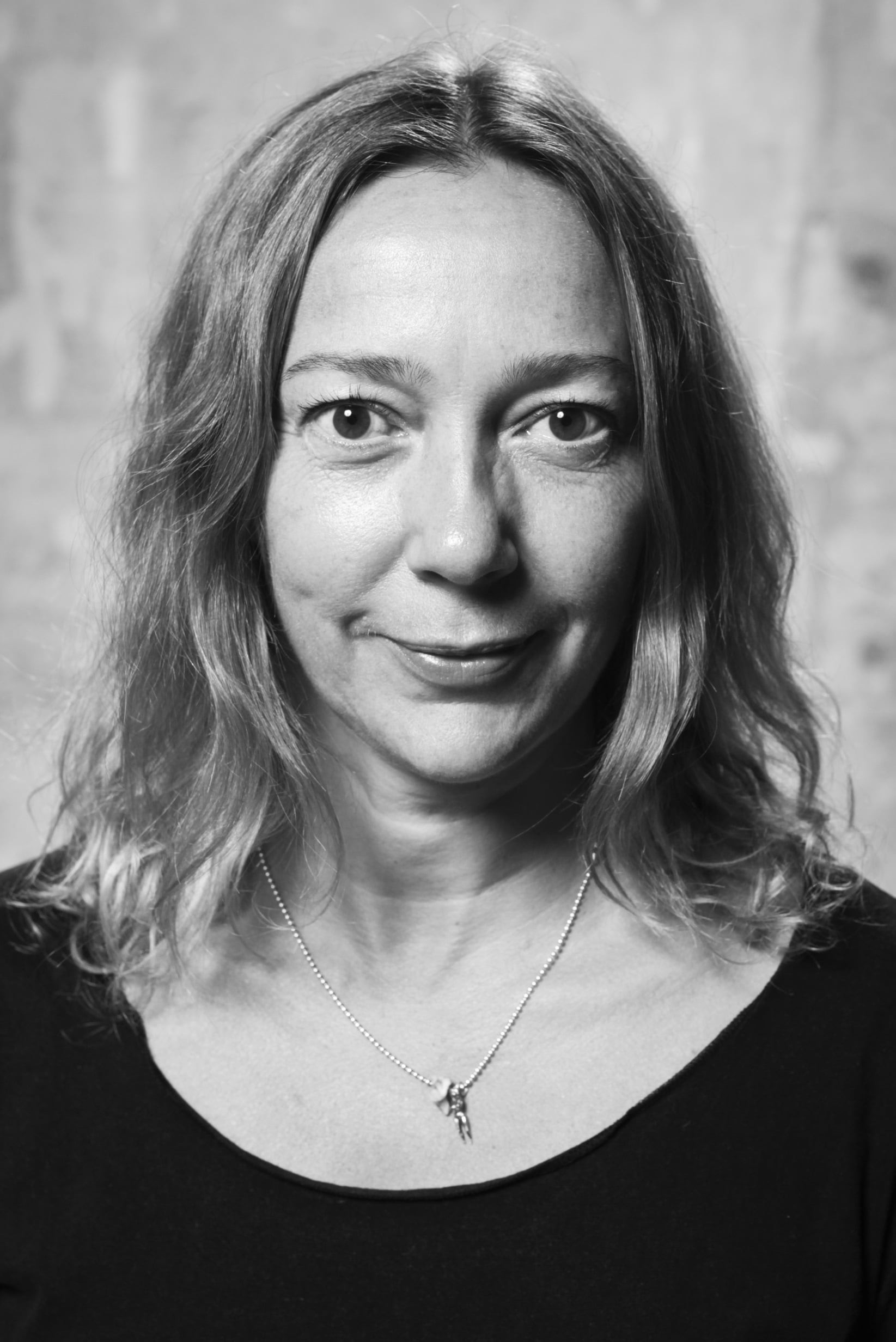 Malin Cederblad as Klara in Sjölyckan