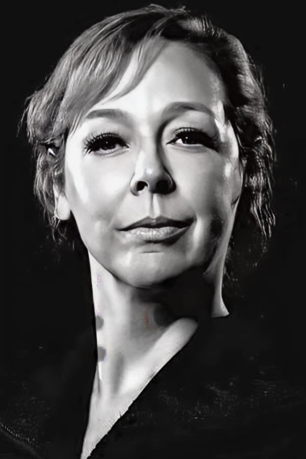 Silvina Bosco as La mamá de Graciela in Off the Map