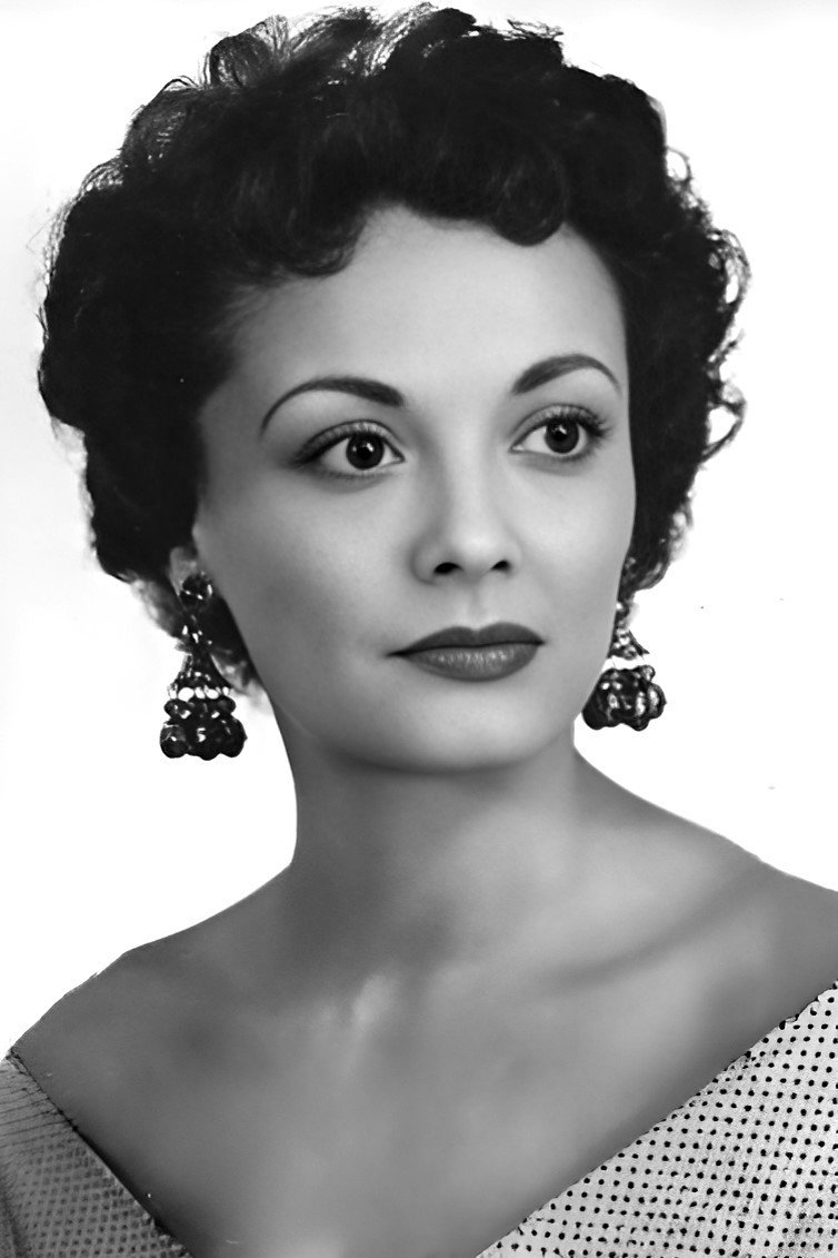 Louise Carletti as Louise Josèphe in The Killer is Listening