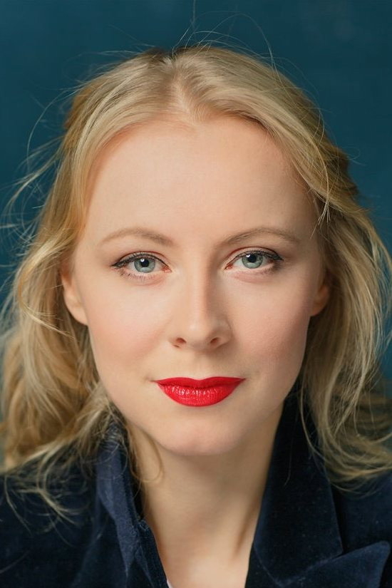 Екатерина Виноградова as Юля, секретарь Краснова in Naydyonish