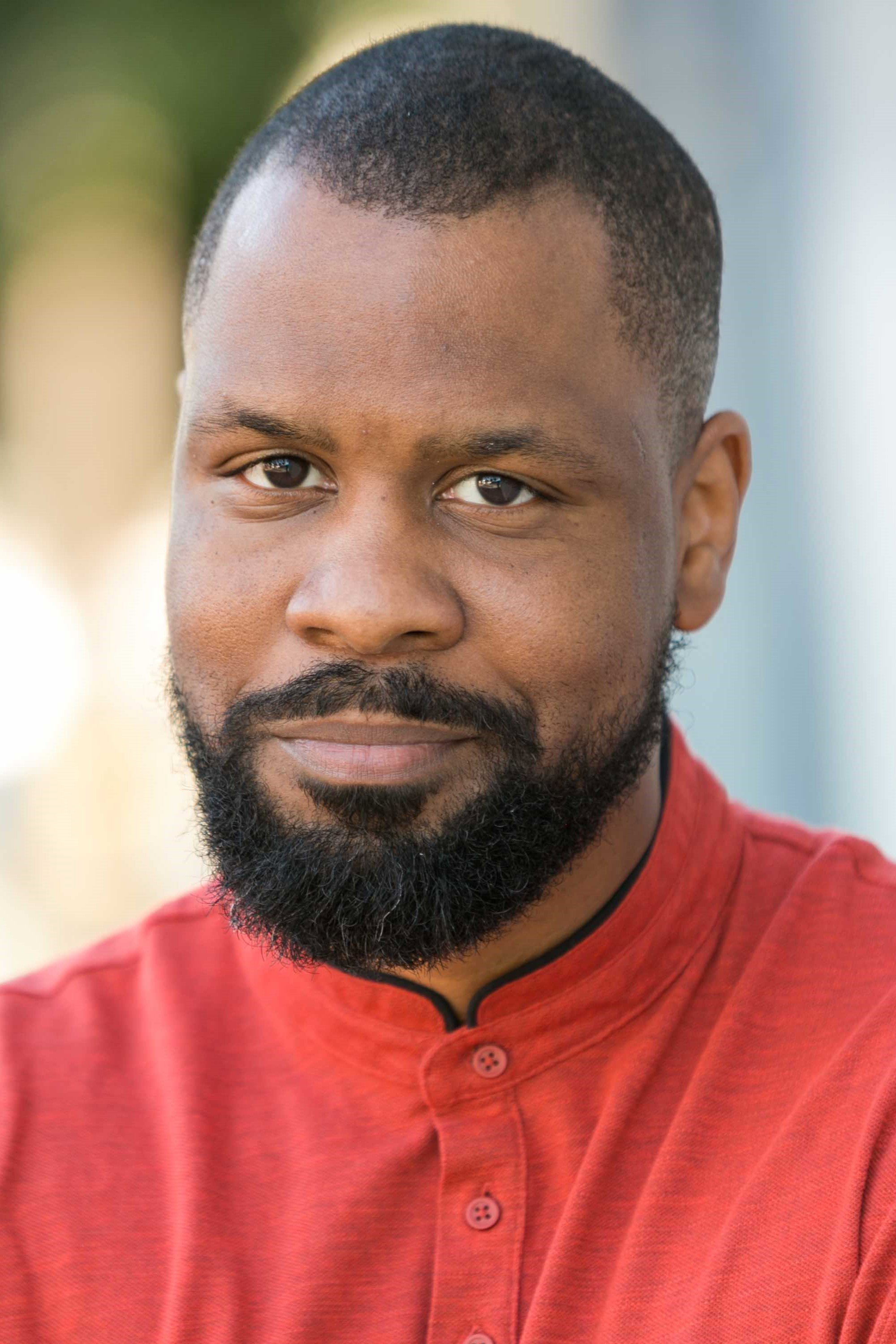 Bechir Sylvain as Justin Avery in Serial Dater