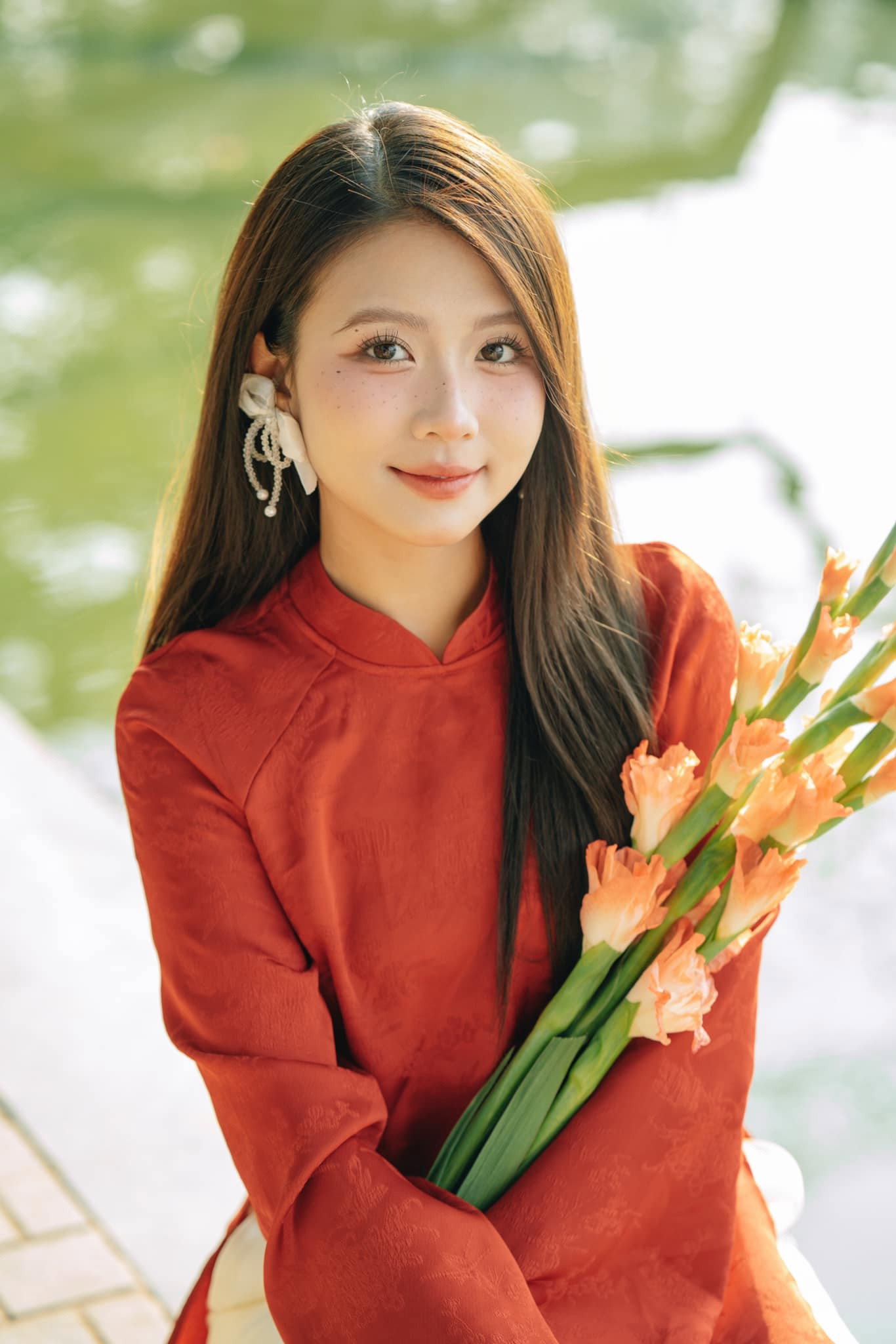 Chang Mây as Mai Anh (Thỏ) in Chồng cũ, vợ cũ, người yêu cũ