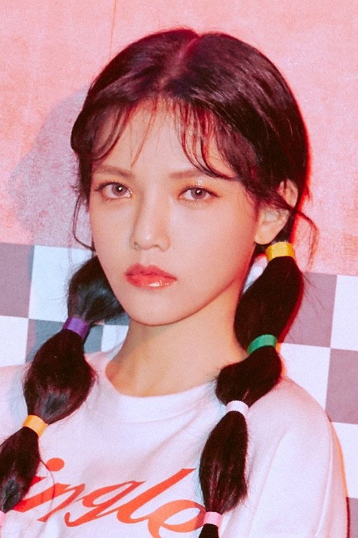 신지민 as Self - Participant in The Second World
