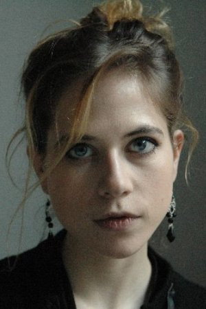 Marie Jung as Mady in Io sto bene