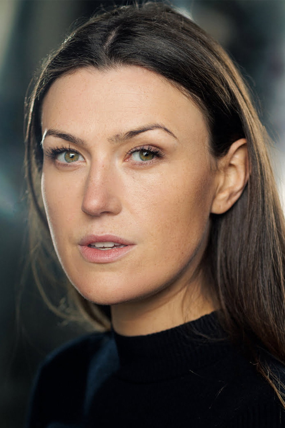 Bríet Kristiansen as Evelyn in Crossed