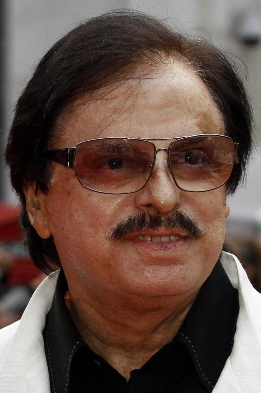 Sanjay Khan as Emir-e-Rajasthan Sheikh Mohammed Al Qamal in Abdullah