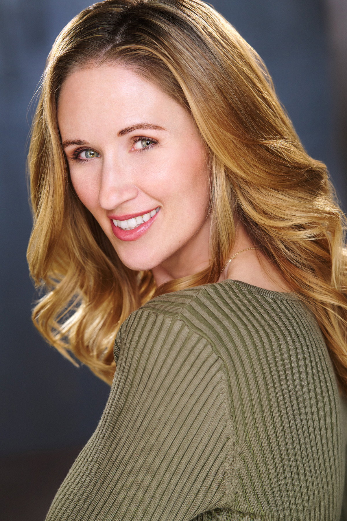 Lauren Alvernaz as Lauren Lynx in Can't Let It Go!