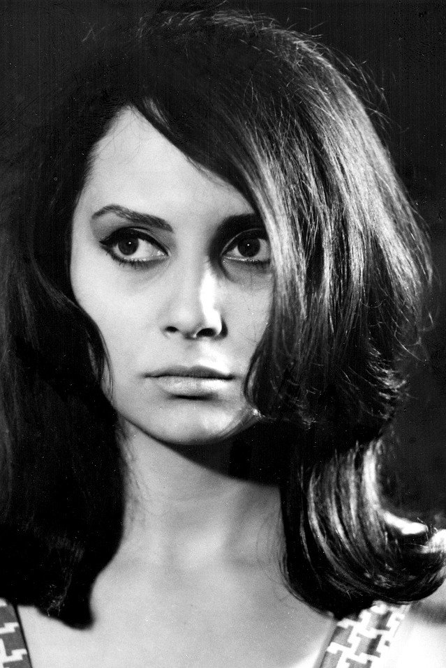 Dušica Žegarac as Anna in Eneide