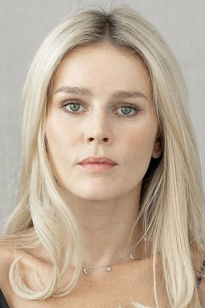 Катерина Кузнєцова as Лада in Hook