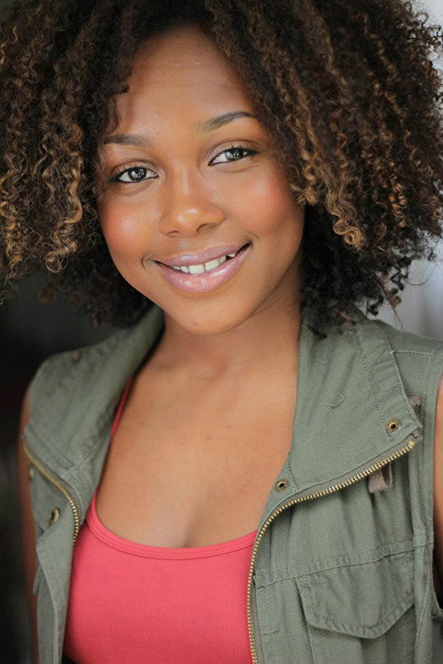 Emyri Crutchfield as Aretha in One Spoon of Chocolate