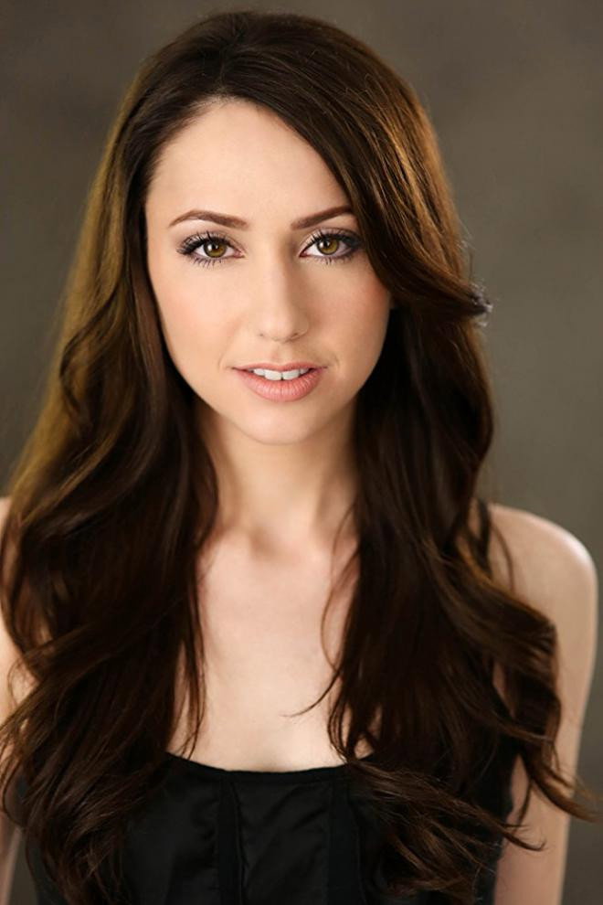 Natalie Light as Cari's Roommate in Dark Fields
