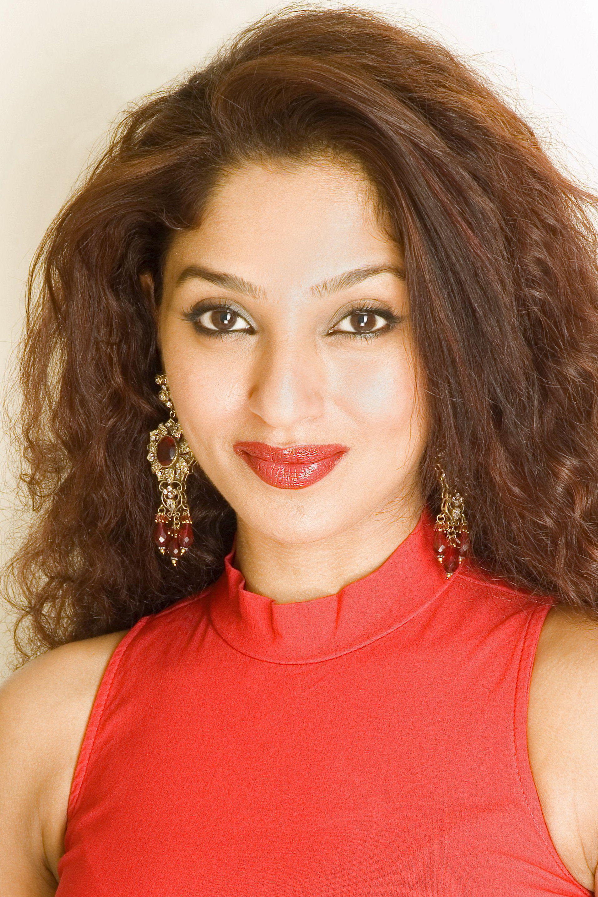 Suman Ranganathan as Lisa in Market