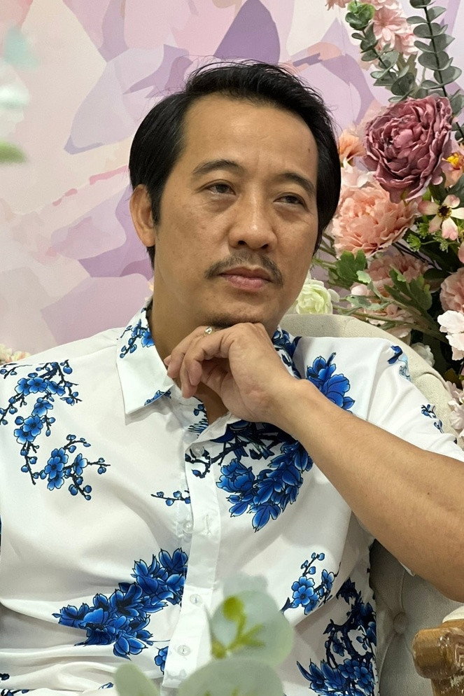 Nguyễn Thanh Bình as Ông Lâm in Lối về miền hoa