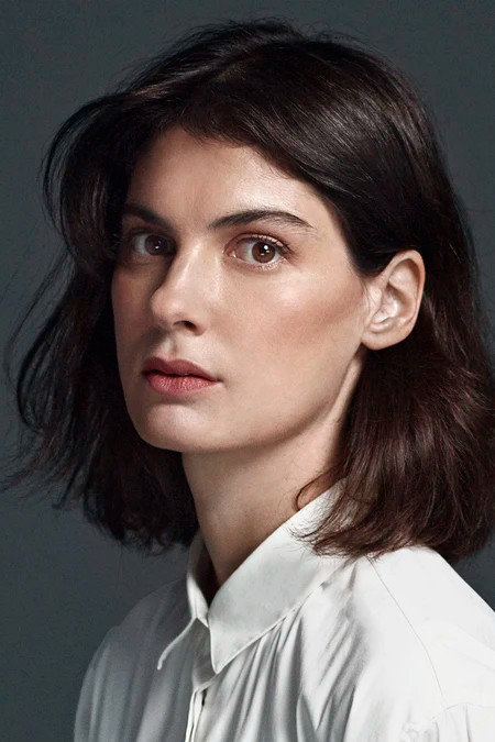 Paloma Moreno as Javiera 'Jirafa' Aldunate in Generación 98'