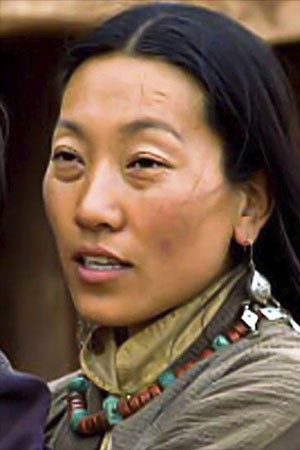 Tencho Gyalpo as Mother in Kundun