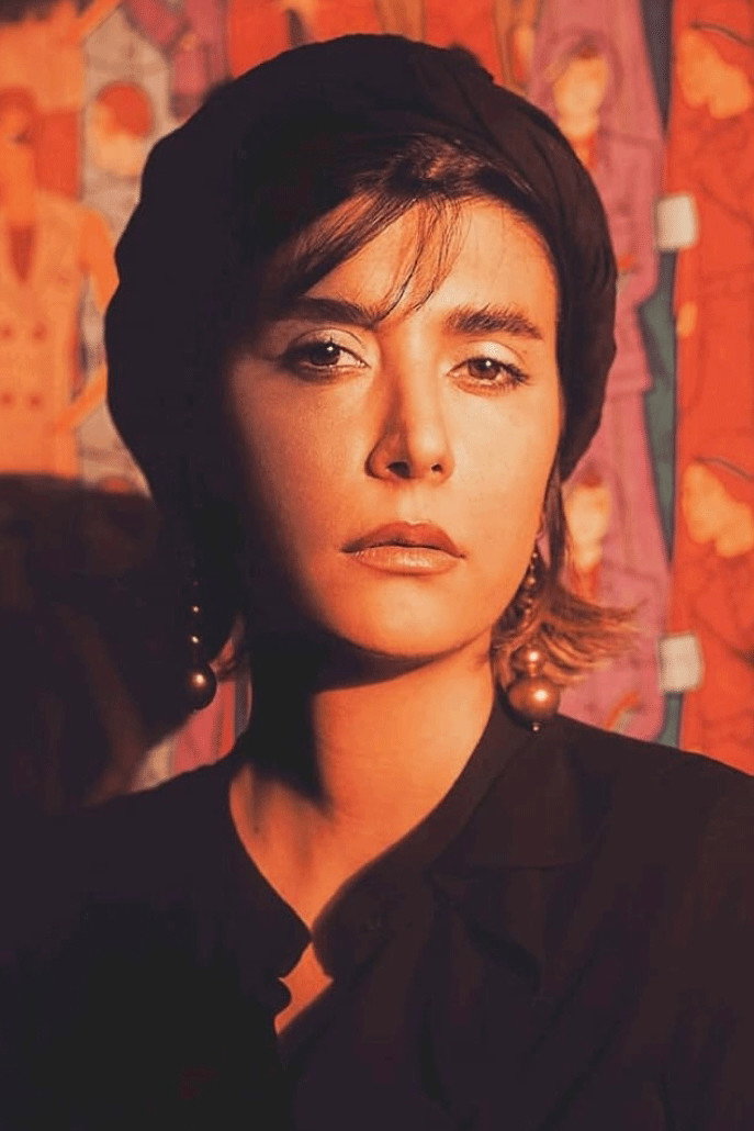 Mojdeh Daei as Azar in No Date, No Signature