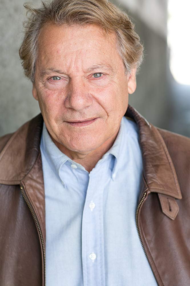 Richard Milanesi as Bob in Loqueesha